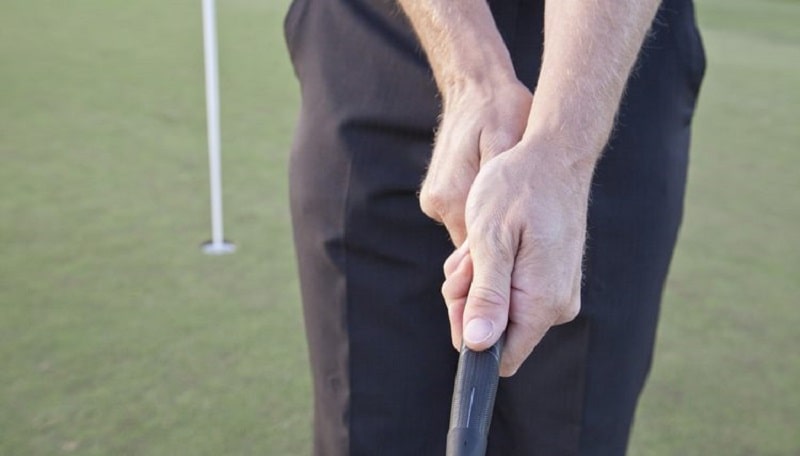 Golf thủ cần lưu ý để có cách cầm gậy đánh golf phù hợp