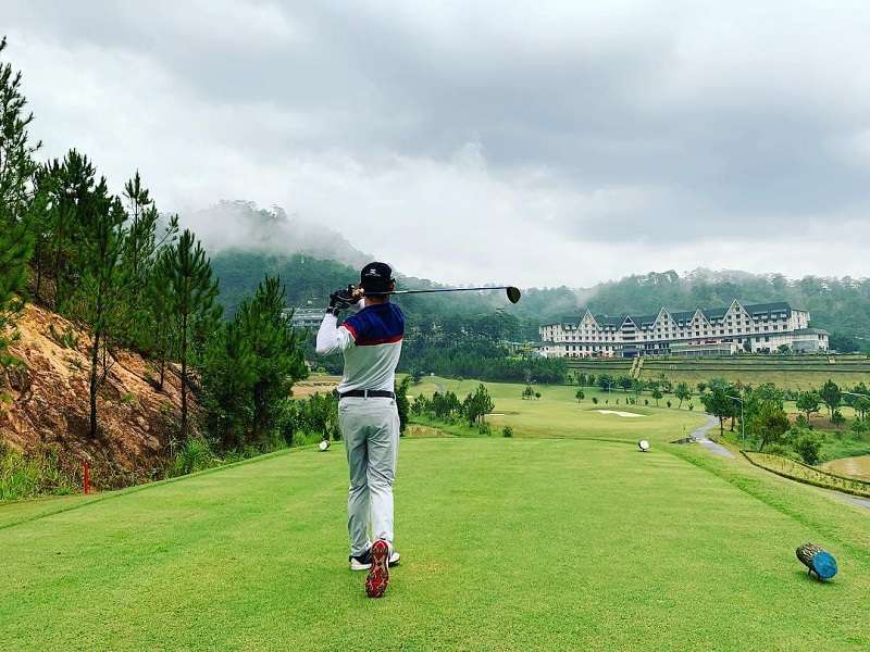 Sam Tuyền Lâm Golf & Resorts thu hút đông đảo golfer