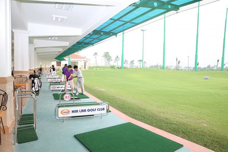 Sân tập golf Him Lam sở hữu diện tích rộng rãi