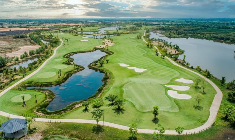 Với diện tích rộng lớn, Tân Mỹ golf course là địa điểm được nhiều golfer yêu thích