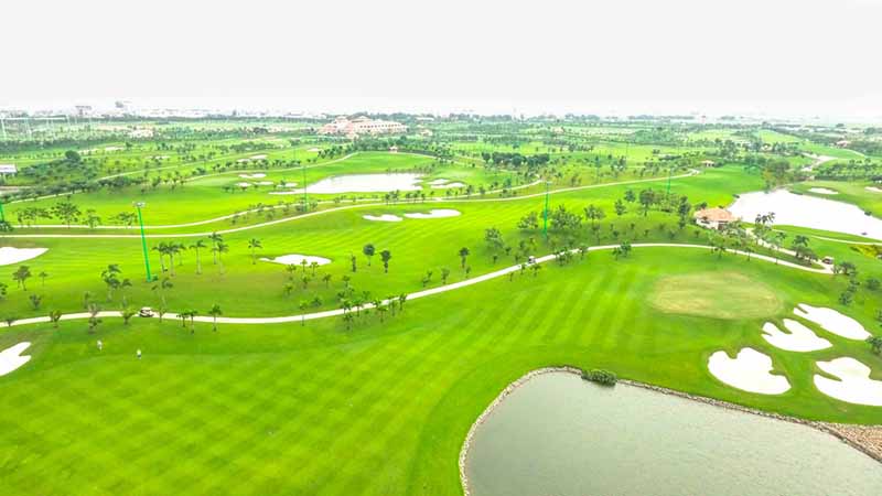 Sân golf Tân Sơn Nhất được chia thành nhiều 4 sân nhỏ