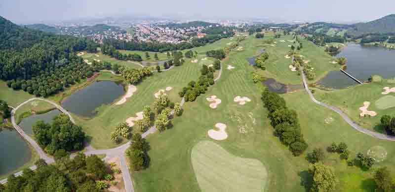 Quang cảnh sân golf Yên Bái