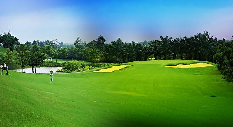 Sân tập golf Sonadezi đầu tư bài bản, nằm ngay vị trí “vàng”