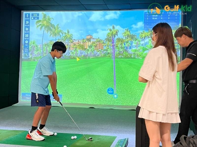 Đánh golf tại phòng 3D được nhiều golfer yêu thích