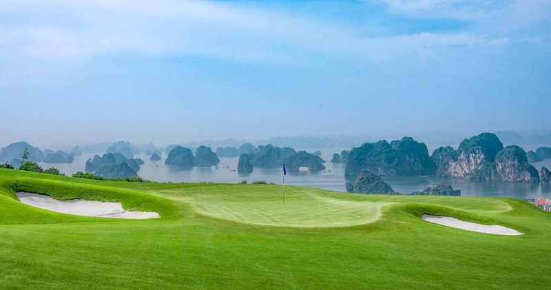 FLC Hạ Long là một trong những sân golf mà người chơi không nên bỏ qua