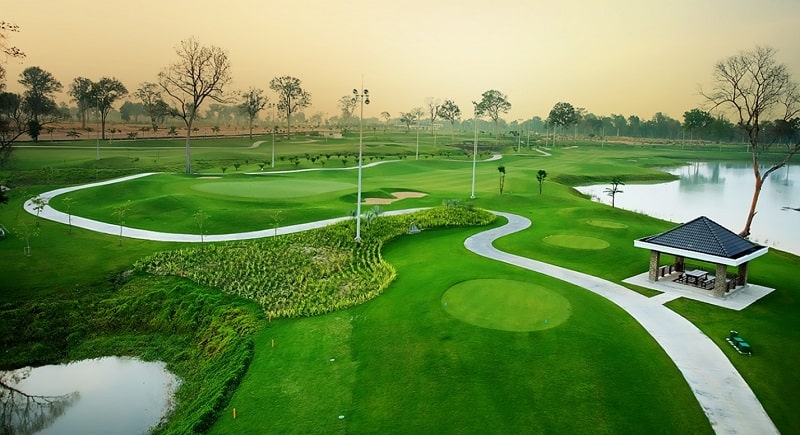 Sân golf Móng Cái có vị trí địa lý đắc địa
