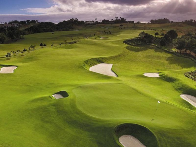 Học golf ở sân golf Harmonie Bình Dương
