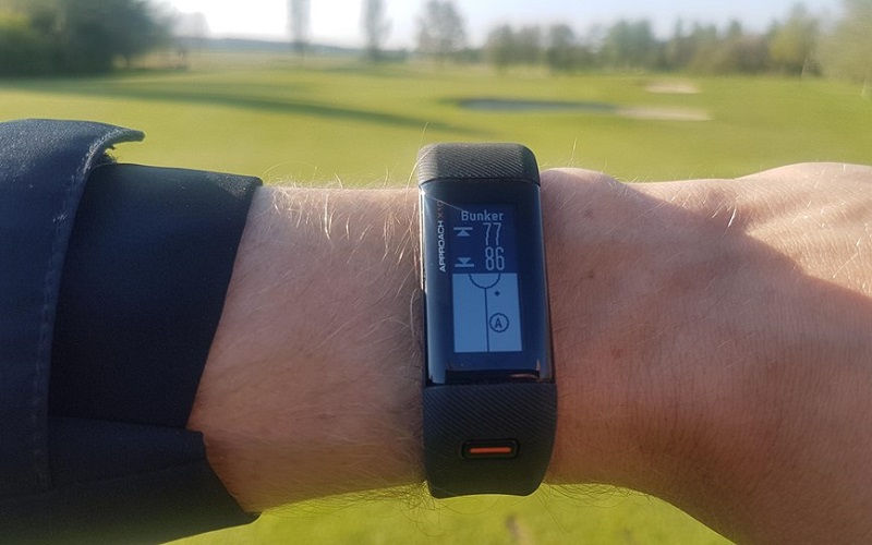 Đồng hồ Garmin Approach X10 được nhiều golfer lựa chọn