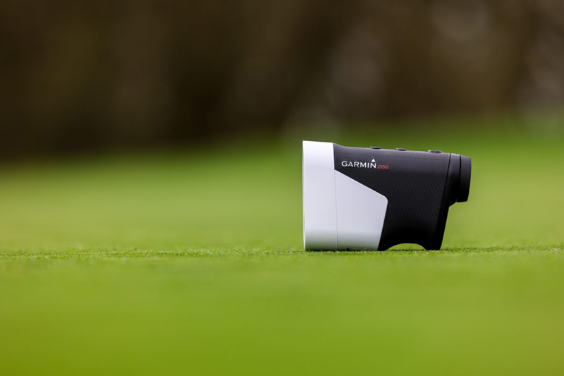 Garmin Z82 Approach sẽ rung lên khi golfer xác định mục tiêu và khóa chốt