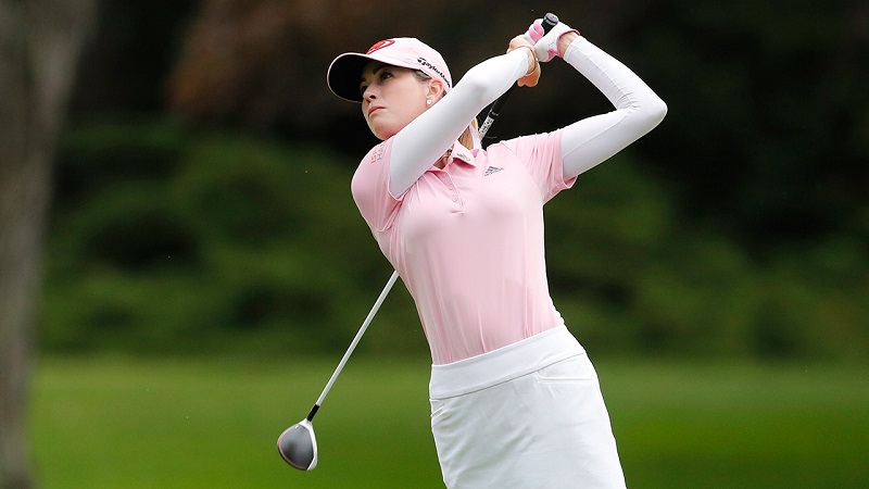 Golfer cần mặc áo golf có cổ để tránh vi phạm nội quy
