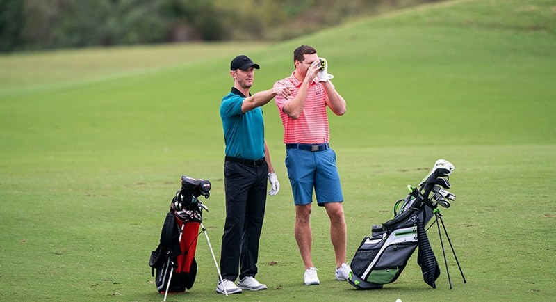 Máy đo khoảng cách giúp golfer chủ động và ít phụ thuộc vào Caddy
