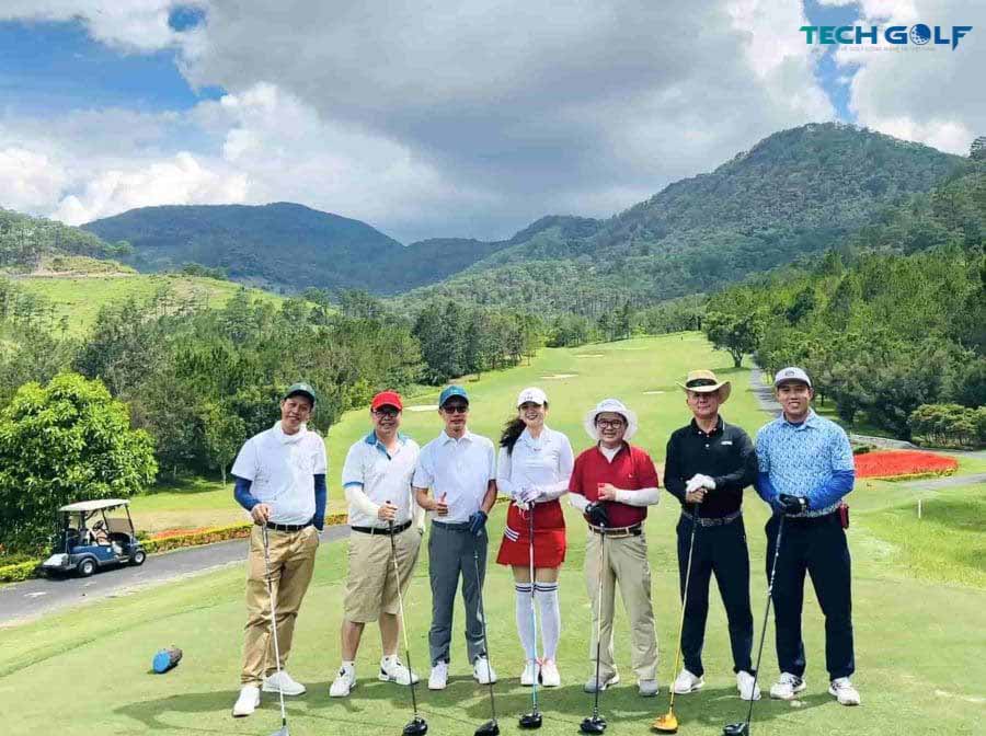 Các golfer tham dự giải golf CLB golf Đăk Lăk