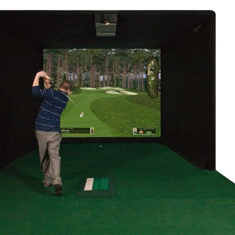 Máy tập golf 3D cho golfer trải nghiệm chân thực như chơi golf trên sân thực tế