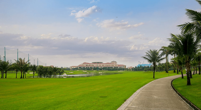 Sân golf Long Biên là điểm đến yêu thích của golfer