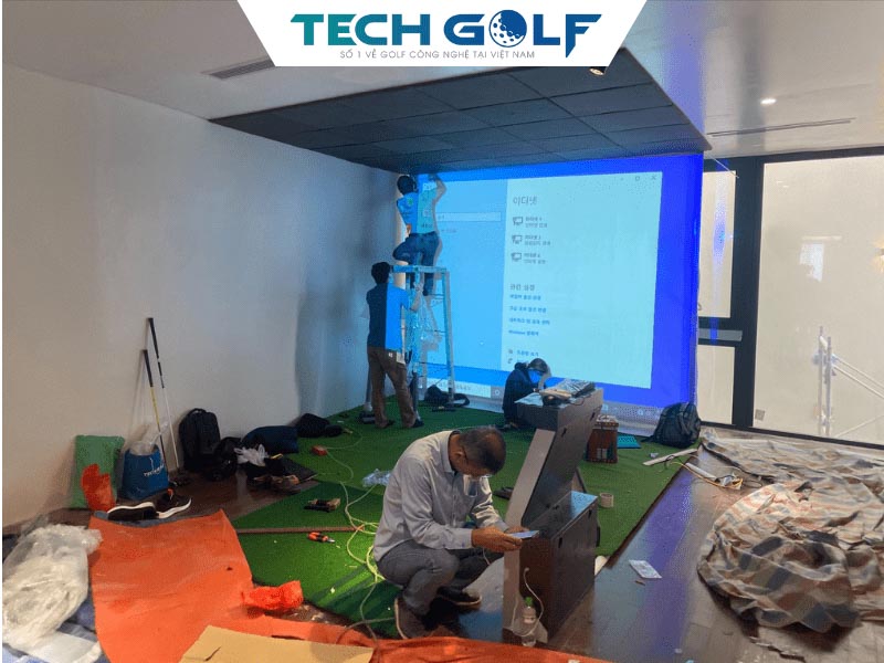Đội ngũ Techgolf gấp rút thi công phòng golf 3D cao cấp tại quận Tây Hồ