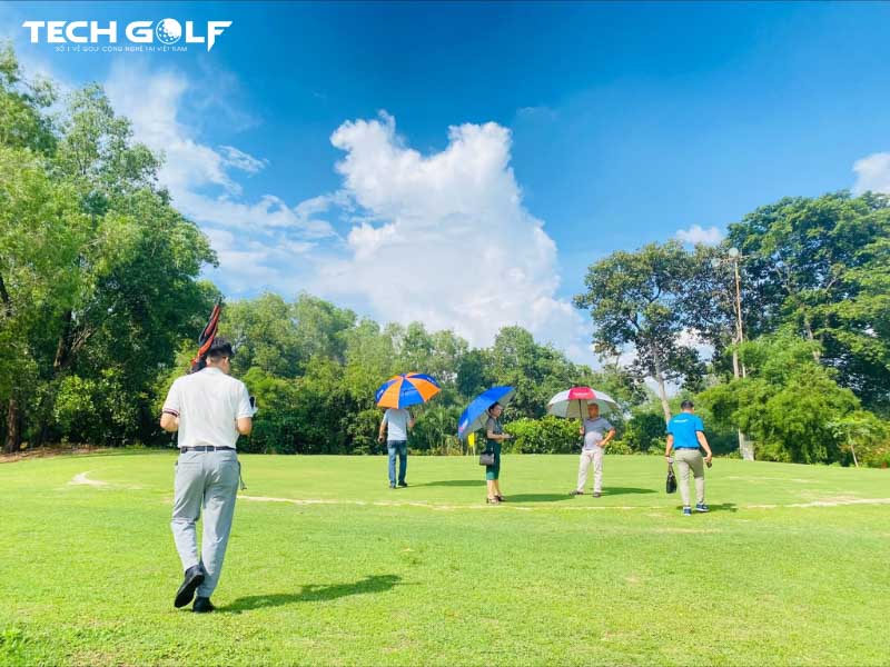 Sân tập Mirari Golf rộng rãi và thoáng đãng, phù hợp cho golfer luyện tập, nâng cao trình độ