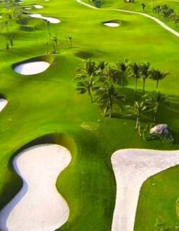 Mỗi khu vực trên sân golf được thiết kế ấn tượng, thu hút nhiều golfer