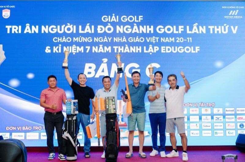 Các golfer đạt giải của bảng C