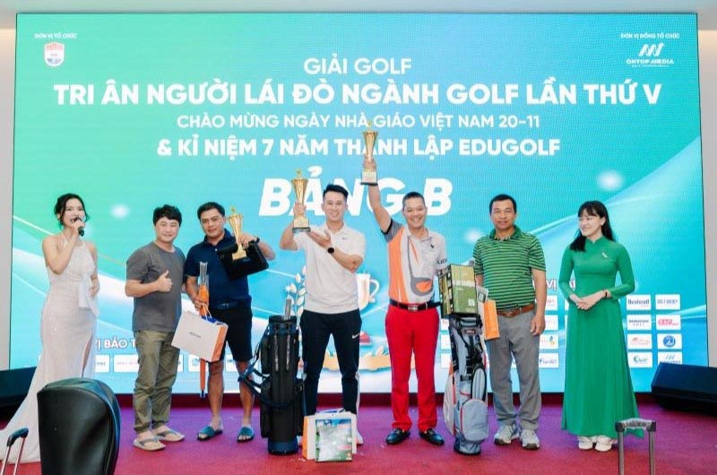 Các golfer đạt giải của bảng B