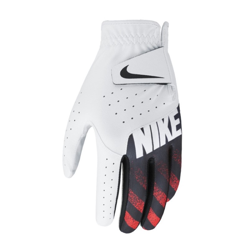 Găng tay gôn Nike là item không thể thiếu của các golfer khi ra sân