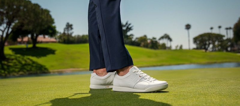 Các mẫu giày golf Ecco sở hữu kiểu dáng hiện đại, sang trọng