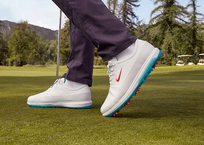 Giày đánh golf hãng Nike có trọng lượng nhẹ