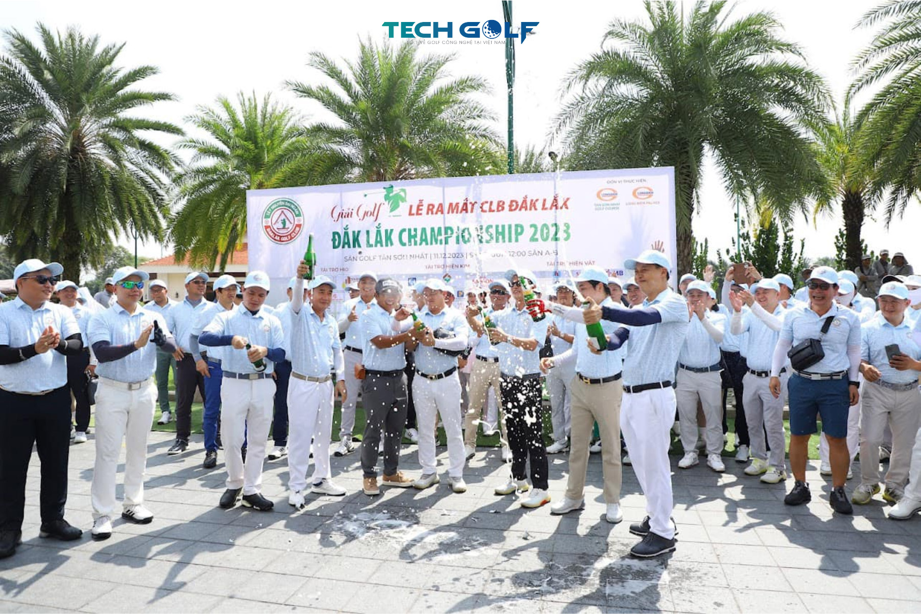 Ban chủ tịch CLB khai mạc giải đấu golf tại sân Tân Sơn Nhất