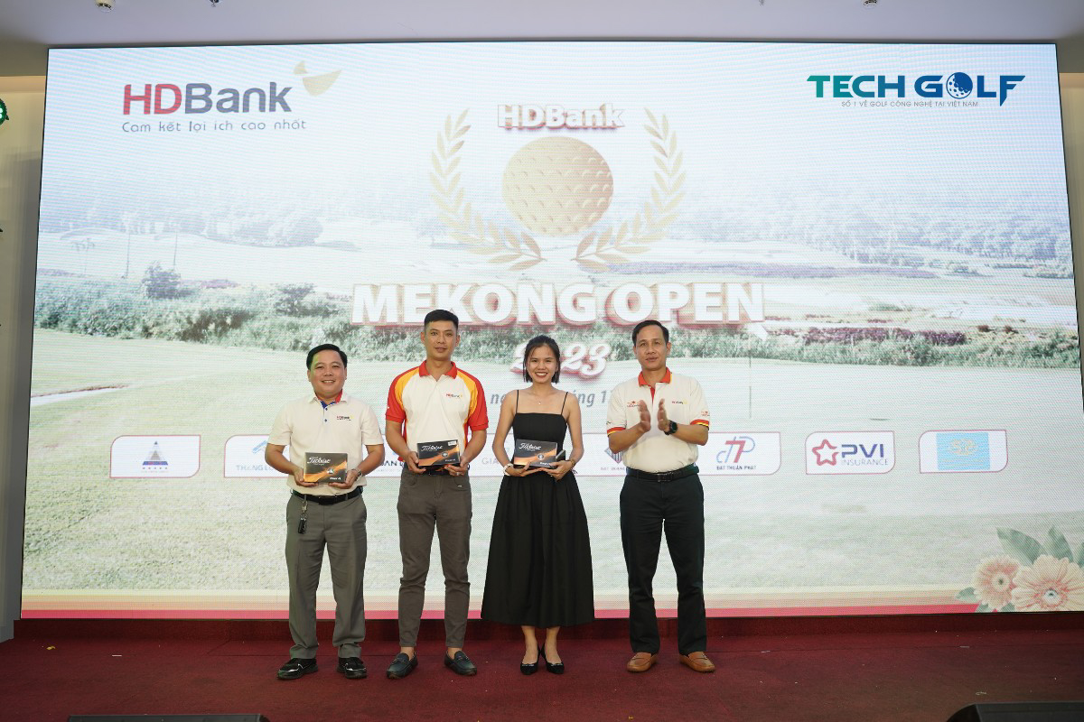 Chúc mừng các golfer nhận được giải thưởng tại Giải HDBank Mekong Open 2023