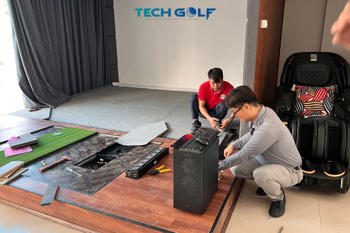 Chuyên gia Park Joon Ho lắp đặt bộ vi xử lý cho phòng golf 3D