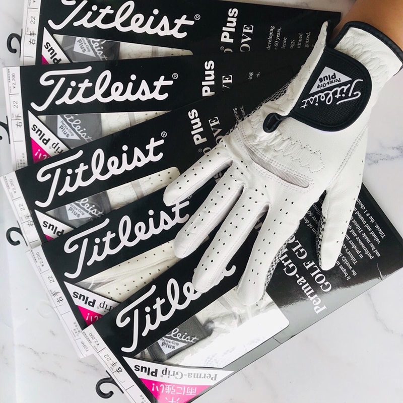 Găng tay golf Titleist là dòng sản phẩm cao cấp của thương hiệu Titleist