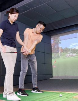 Golfer được đào tạo các kiến thức chuyên sâu về golf