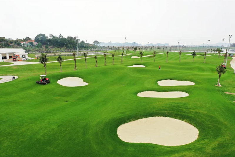 Sân tập golf Tuần Châu có thiết kế độc đáo
