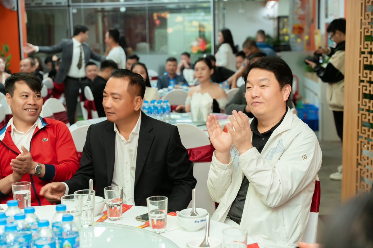 Đại diện hãng Okongolf, Mr. Lee Jung Huyn trong bữa tiệc tri ân