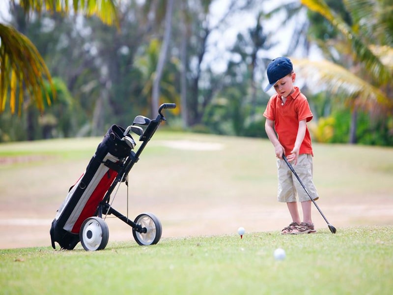 Gậy golf được thiết kế với các đặc điểm phù hợp cho trẻ nhỏ