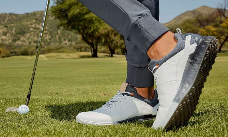 Giày golf Ecco nam được làm từ chất liệu da cao cấp