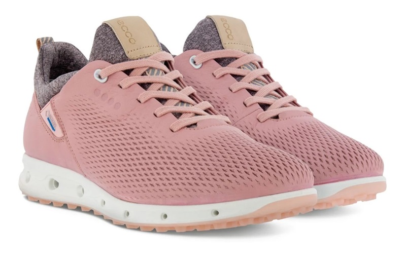 Giày golf được nhà sản xuất Ecco thiết kế với kiểu dáng sneaker đơn giản