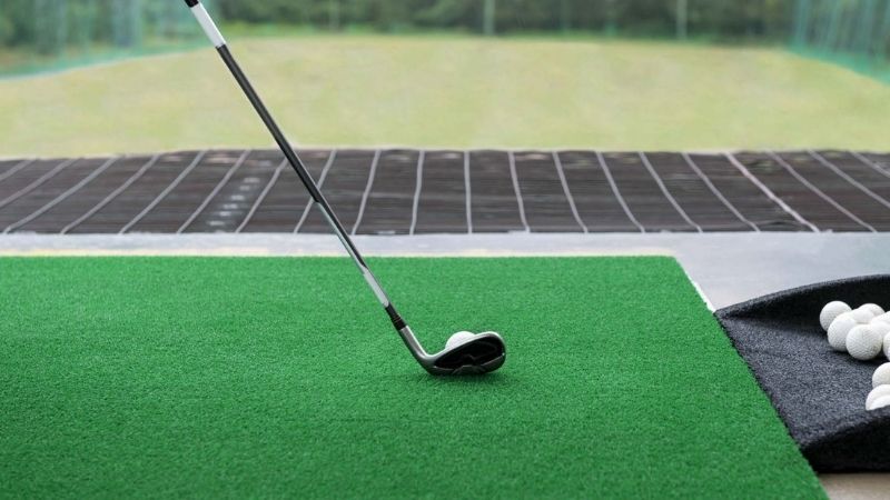 Thảm tập swing golf có mặt cỏ nhân tạo và đế cao su 