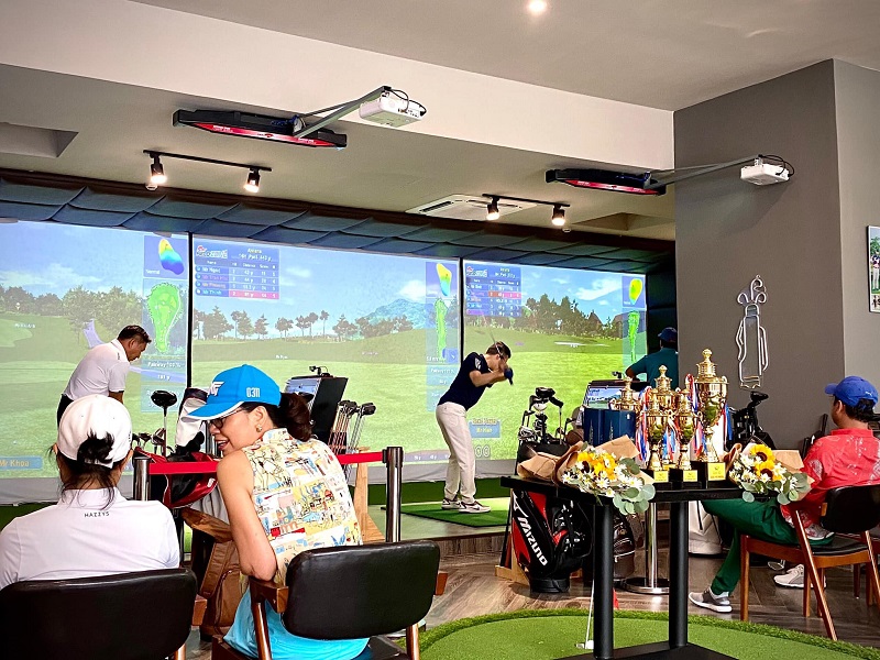 Golf 3D & coffee có tệp khách hàng đông đảo