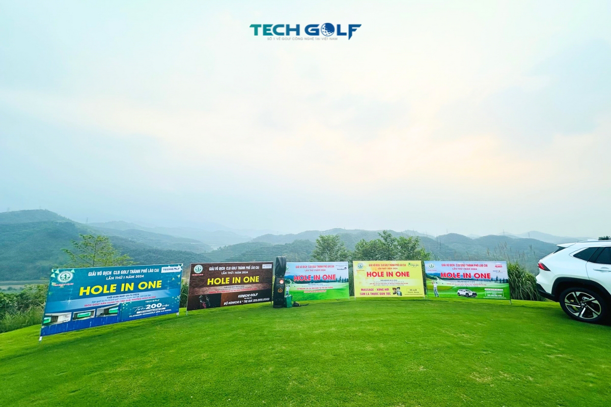 Techgolf cùng các nhà tài trợ Hole In One tại giải vô địch CLB golf thành phố Lào Cai