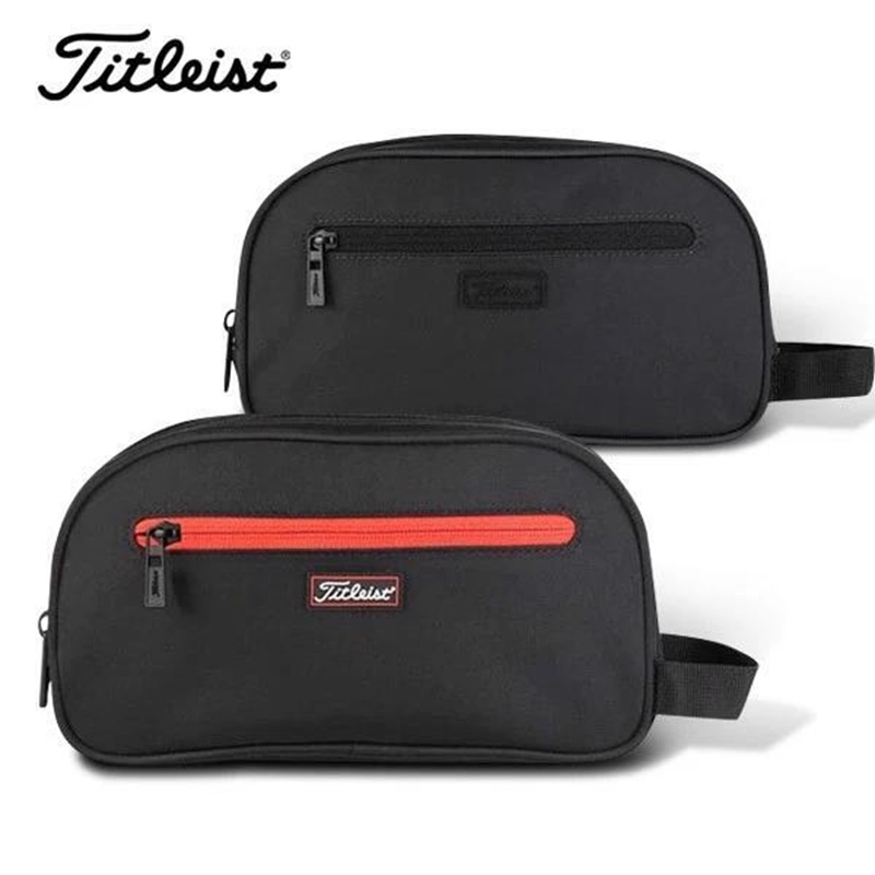 Túi cầm tay Titleist được làm từ những chất liệu cao cấp và được chọn lựa kỹ lưỡng