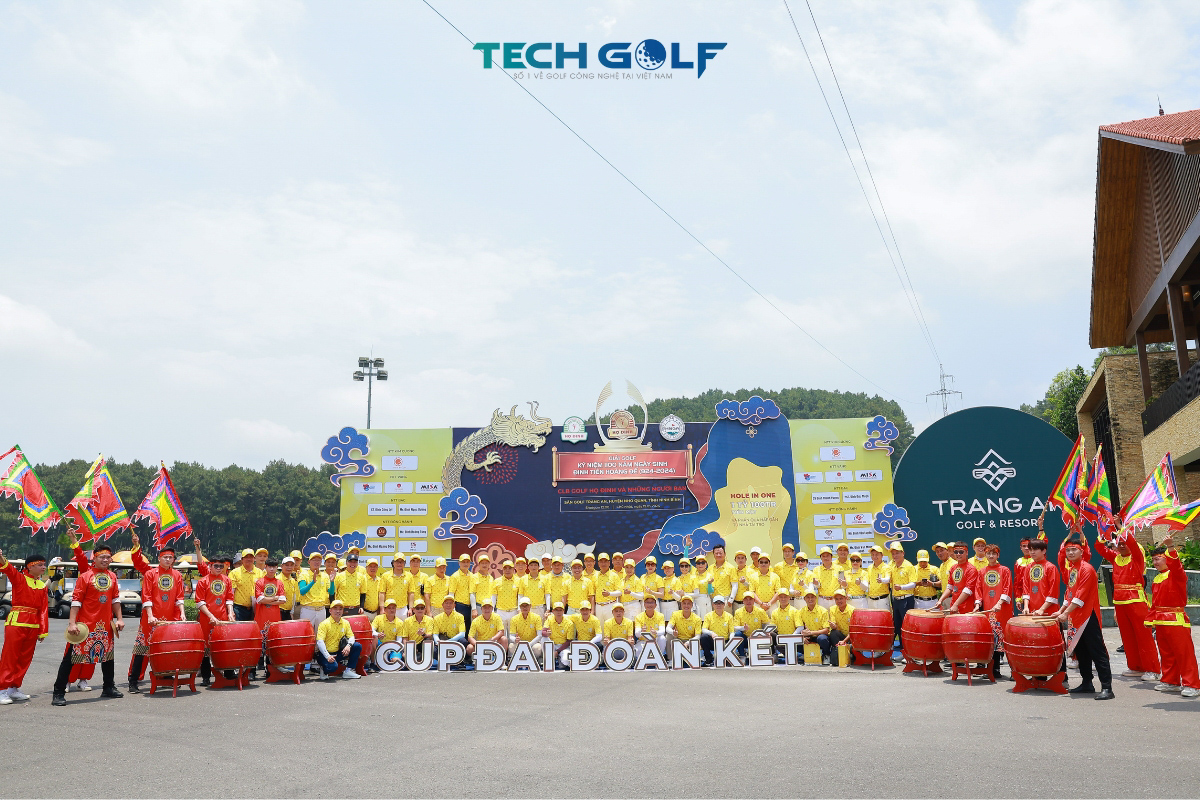 Gần 200 golfer có mặt từ sáng sớm để tham dự giải golf CLB họ Đinh kỷ niệm 1100 năm ngày sinh Đinh Tiên Hoàng Đế