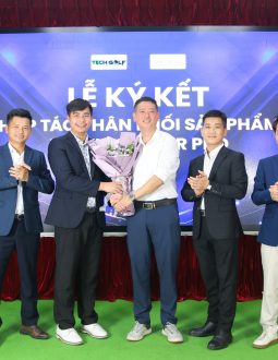 Techgolf ký kết phân phối thảm Putting Laser Pro với đại lý Đà Nẵng