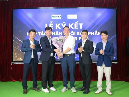 Techgolf ký kết phân phối thảm Putting Laser Pro với đại lý Đà Nẵng