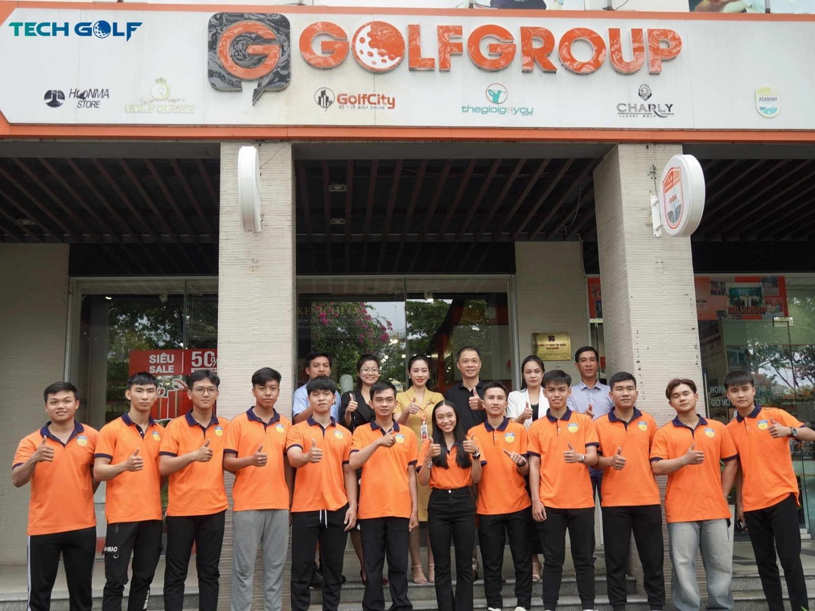 Đoàn sinh viên Đại học Công nghệ TP.HCM (HUTECH) tham quan Golfgroup trụ sở miền Nam