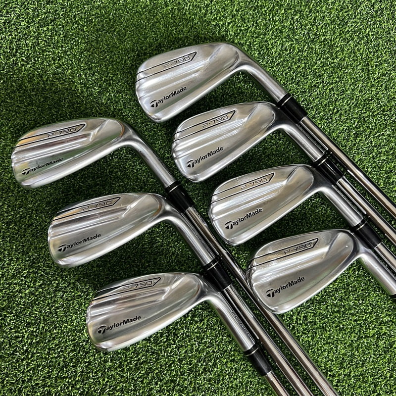 Bộ gậy golf sắt TaylorMade P790 sở hữu kết cấu nhỏ gọn, giúp golfer kiểm soát bóng dễ dàng