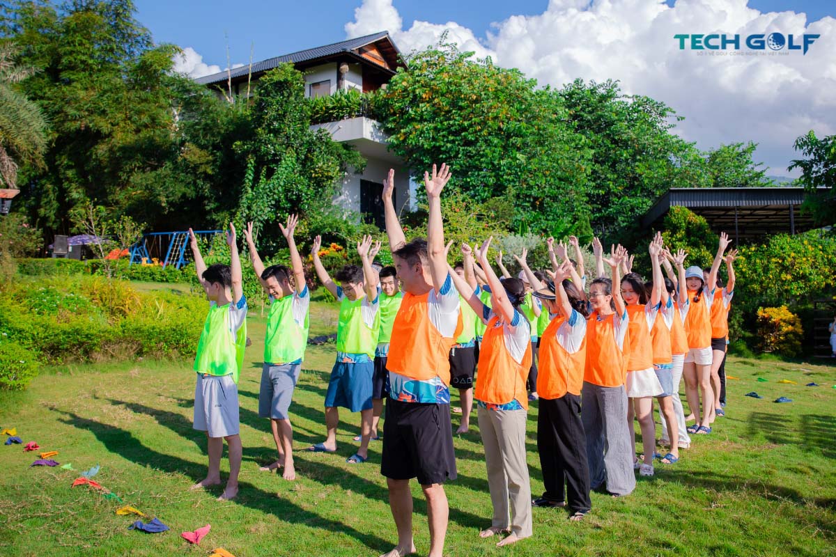 Team building Vui Hòa Bình - Cháy hết mình 