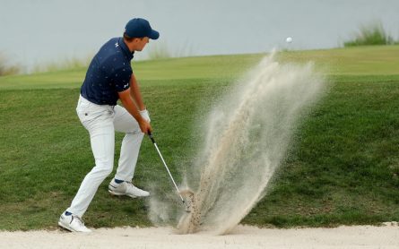 Golfer cần nắm được nguyên tắc thực hiện kỹ thuật đánh bóng từ hố cát