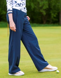TOP 9 Thương Hiệu Quần Golf Nữ Được Ưa Chuộng Nhất 2025